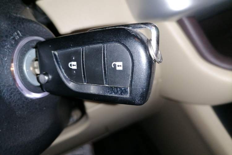 Used Toyota Highlander 2018 2.0T Two-Wheel Drive Elite Version 5 Seats China VI Standard Vehicle Key