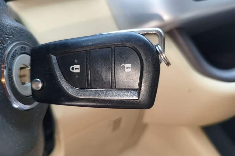 Used Toyota Highlander 2018 2.0T Two-Wheel Drive Elite Version 5 Seats China VI Standard Vehicle Key