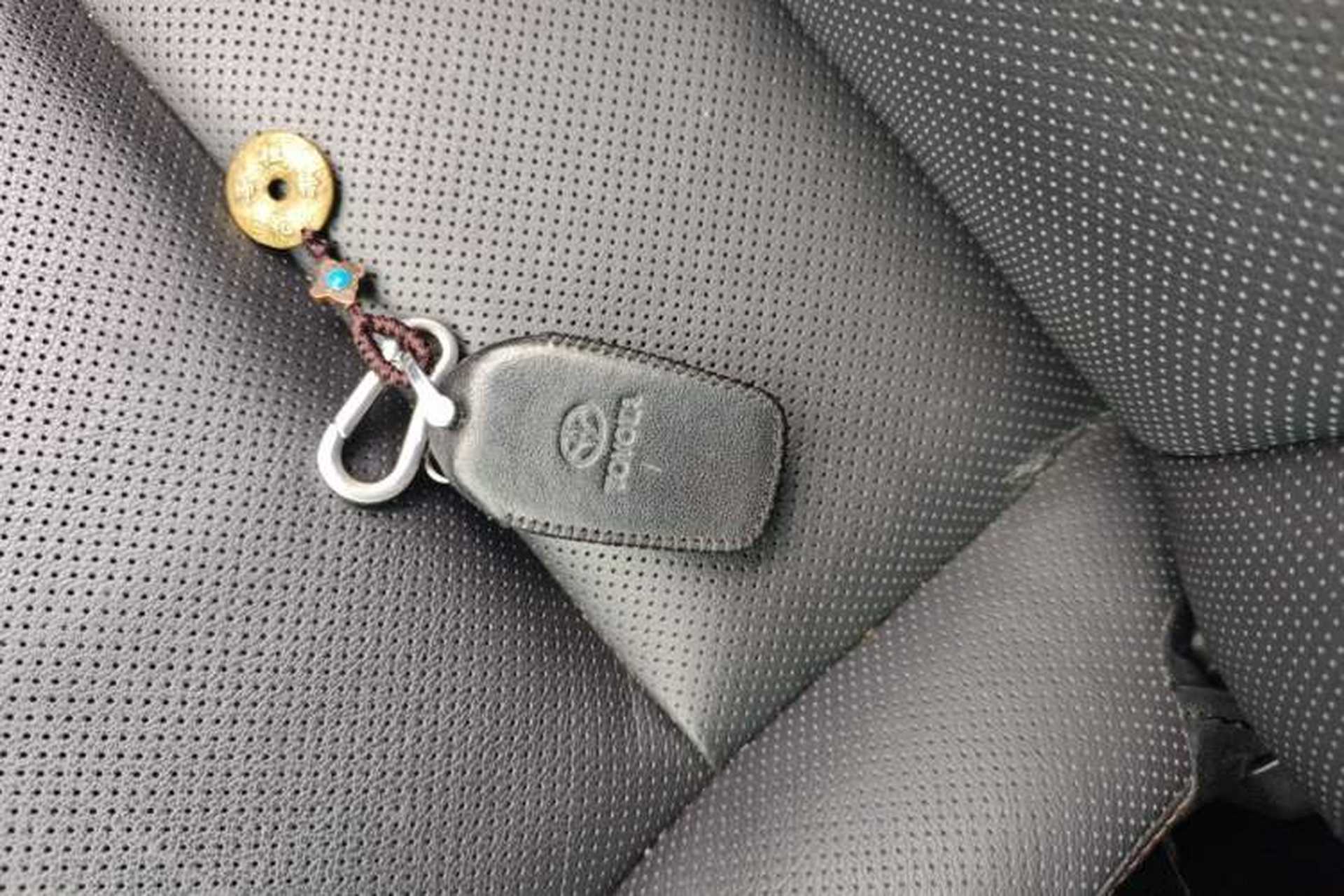 Used Toyota Highlander 2018 2.0T Four-Wheel Drive Prestige Version 7 Seats China V Emission Standard Vehicle Key