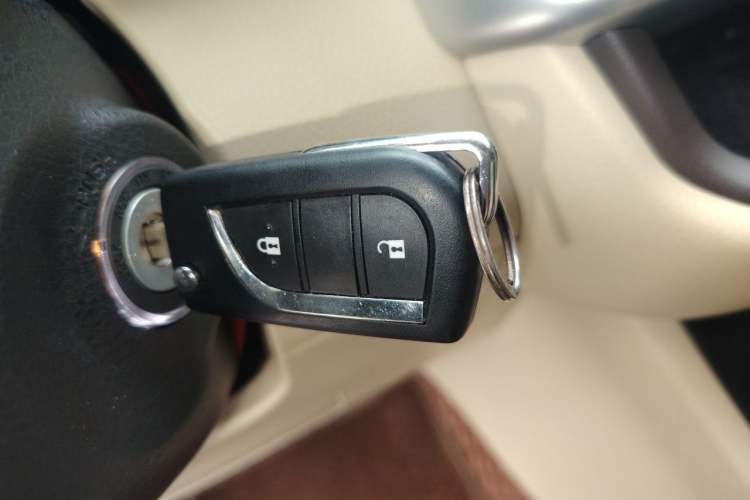 Used Toyota Highlander 2018 2.0T Two-Wheel Drive Elite Version 5 Seats China VI Standard Vehicle Key