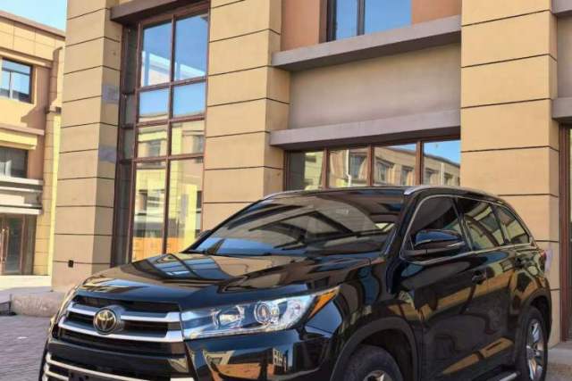 Used Toyota Highlander 2018 2.0T Four-Wheel Drive Luxury Version 7 Seats China VI Standard
