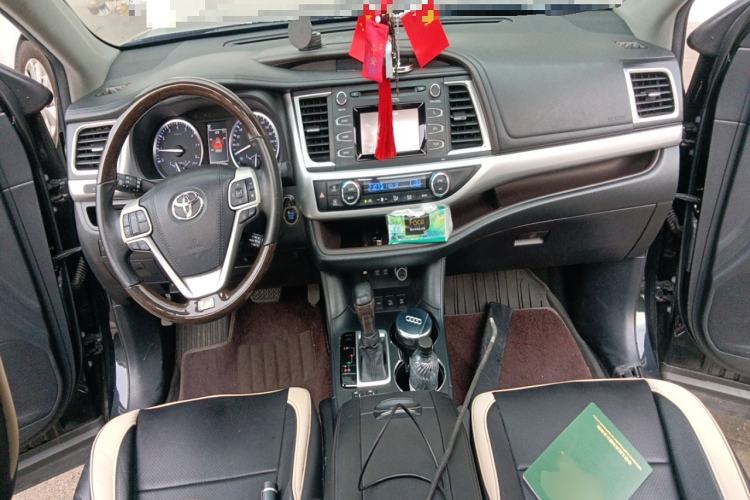 Used Toyota Highlander 2018 2.0T Four-Wheel Drive Luxury Version 7 Seats China VI Standard Center Console