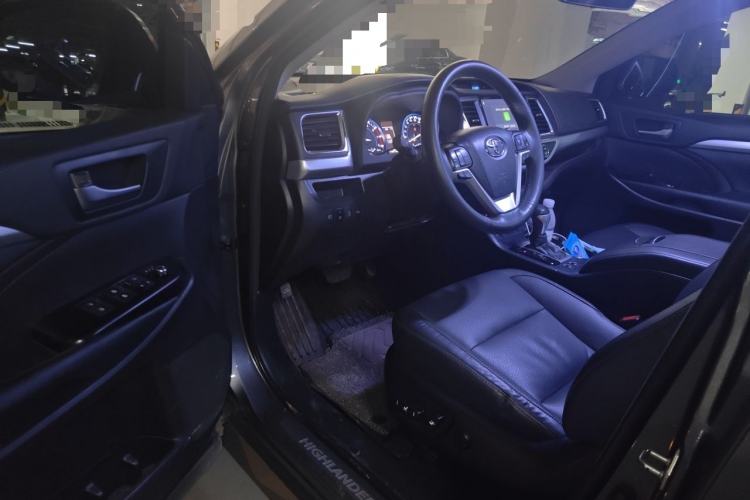 Used Toyota Highlander 2018 2.0T Four-Wheel Drive Luxury Edition 7 Seats China V Emission Standard Driver Seat