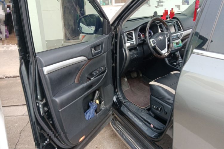 Used Toyota Highlander 2018 2.0T Four-Wheel Drive Luxury Version 7 Seats China VI Standard Driver Seat
