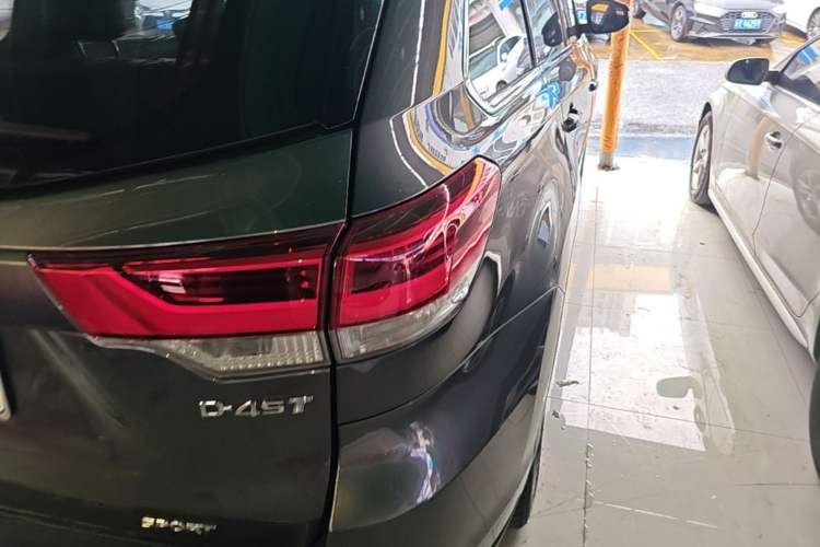 Used Toyota Highlander 2018 2.0T Two-Wheel-Drive Luxury Edition 7 Seats Emission Standard China V Exterior 1