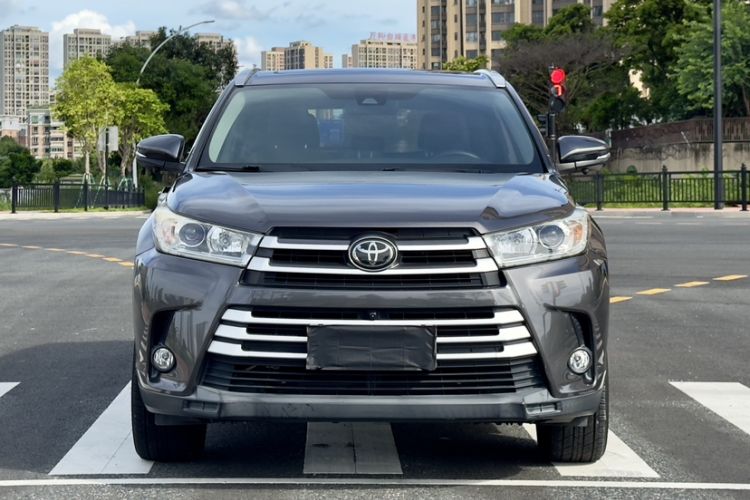 Used Toyota Highlander 2018 2.0T Two-Wheel-Drive Luxury Edition 7 Seats Emission Standard China V Exterior 4