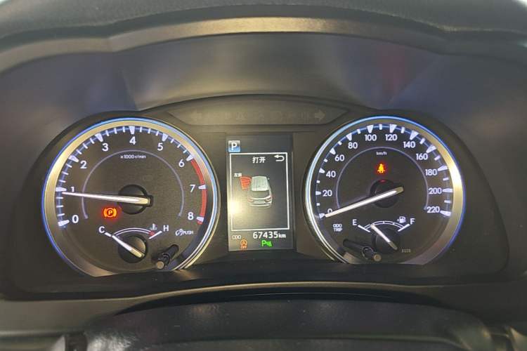 Used Toyota Highlander 2018 2.0T Two-Wheel-Drive Luxury Edition 7 Seats Emission Standard China V Instrument Cluster