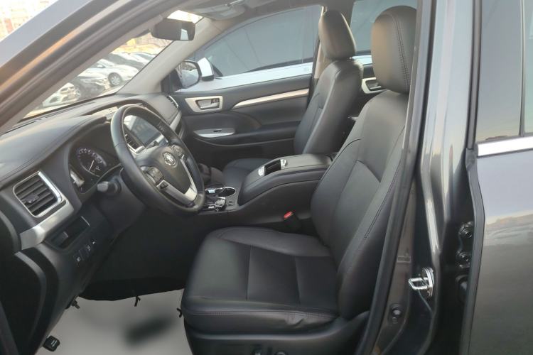 Used Toyota Highlander 2018 2.0T Two-Wheel Drive Luxury Edition 7 Seats China VI Standard Left Front Seat