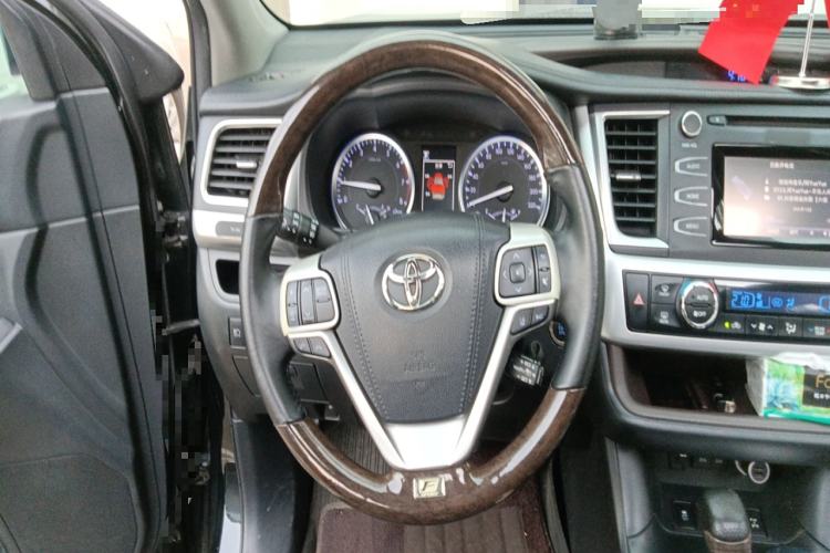 Used Toyota Highlander 2018 2.0T Four-Wheel Drive Luxury Version 7 Seats China VI Standard Steering Wheel