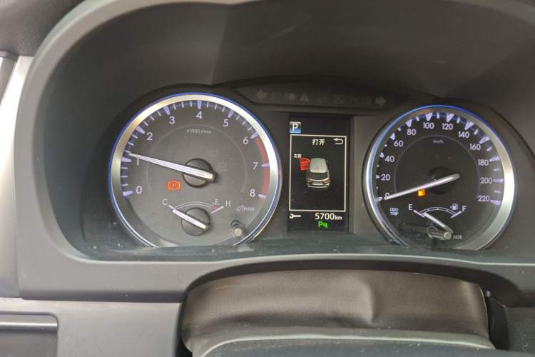 Used Toyota Highlander 2018 2.0T Four-Wheel Drive Luxury Edition 7 Seats China V Emission Standard Instrument Cluster