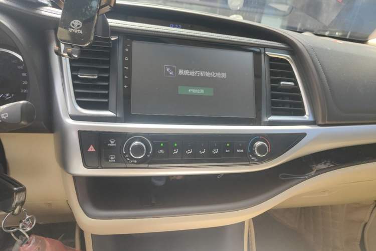 Used Toyota Highlander 2018 2.0T Two-Wheel Drive Elite Edition 5 Seats Emission Standard China V Audio And AC Panel