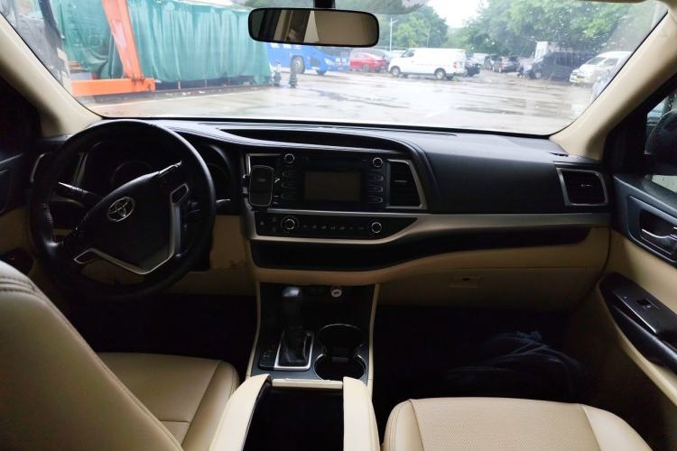 Used Toyota Highlander 2018 2.0T Four-Wheel Drive Elite Edition 7 Seats China VI Standard Center Console