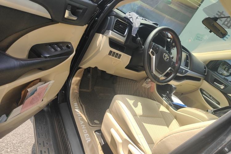 Used Toyota Highlander 2018 2.0T Two-Wheel Drive Elite Edition 5 Seats Emission Standard China V Driver Seat
