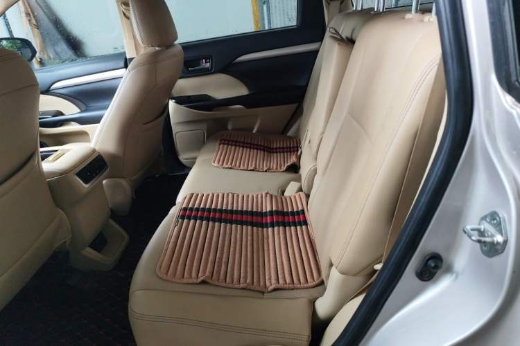 Used Toyota Highlander 2018 2.0T Four-Wheel Drive Elite Edition 7 Seats China VI Standard Left Rear Seat