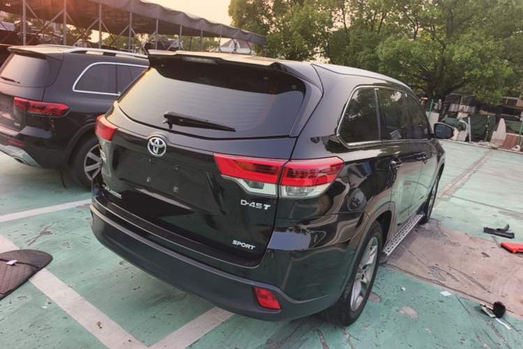Used Toyota Highlander 2018 2.0T Two-Wheel Drive Prestige Version 7 Seats China V Emission Standard Rear Right 45 Deg