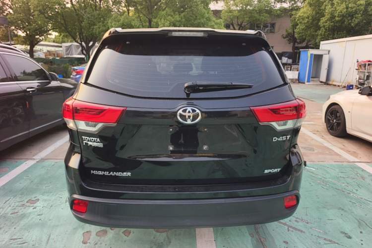 Used Toyota Highlander 2018 2.0T Two-Wheel Drive Prestige Version 7 Seats China V Emission Standard Rear