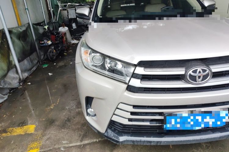 Used Toyota Highlander 2018 2.0T Four-Wheel Drive Elite Edition 7 Seats China VI Standard Right Front Headlight