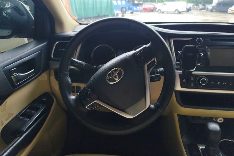 Used Toyota Highlander 2018 2.0T Four-Wheel Drive Elite Edition 7 Seats China VI Standard Steering Wheel