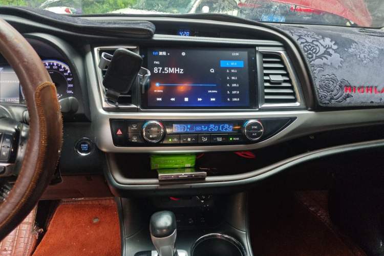 Used Toyota Highlander 2018 2.0T Four-Wheel Drive Prestige Version 7 Seats China V Emission Standard Audio And AC Panel