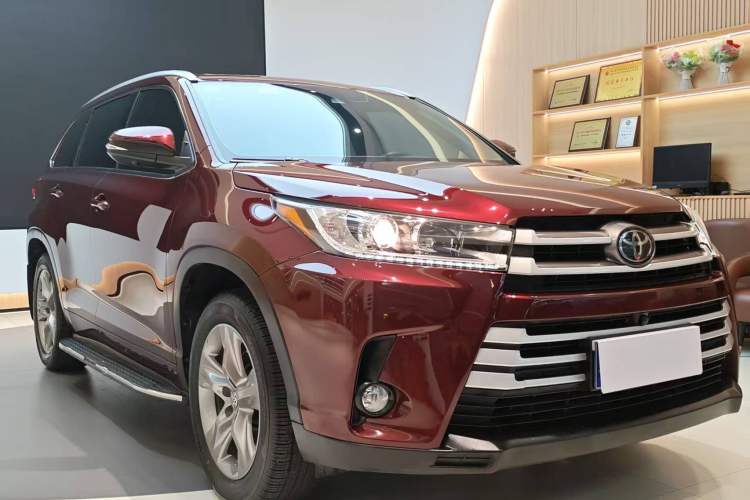 Used Toyota Highlander 2018 2.0T Two-Wheel-Drive Luxury Edition 7 Seats Emission Standard China V Exterior 2
