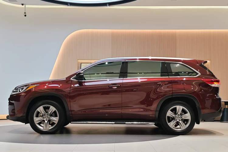 Used Toyota Highlander 2018 2.0T Two-Wheel-Drive Luxury Edition 7 Seats Emission Standard China V Exterior 3