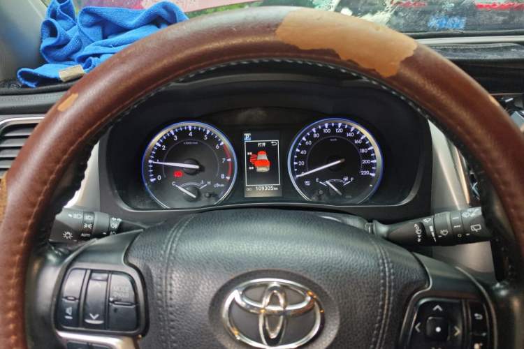 Used Toyota Highlander 2018 2.0T Four-Wheel Drive Prestige Version 7 Seats China V Emission Standard Instrument Cluster