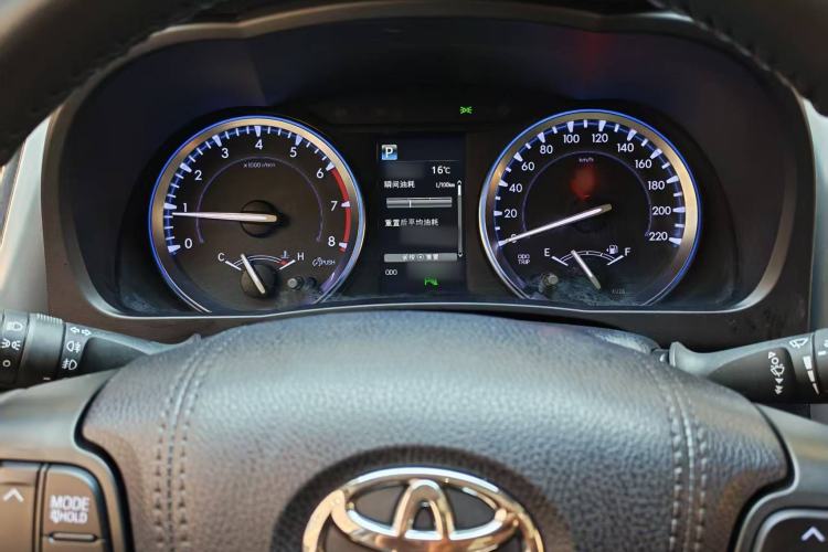 Used Toyota Highlander 2018 2.0T Two-Wheel-Drive Luxury Edition 7 Seats Emission Standard China V Instrument Cluster