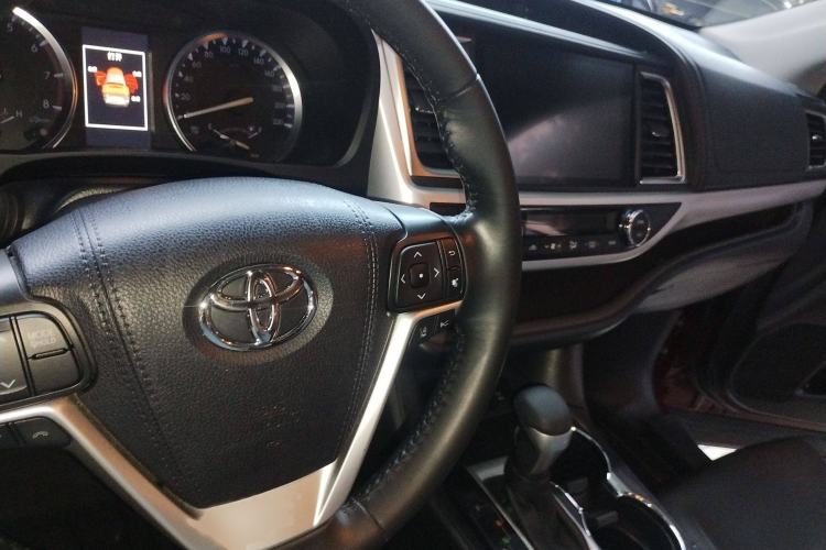 Used Toyota Highlander 2018 2.0T Four-Wheel Drive Prestige Version 7 Seats China VI Standard Interior 2