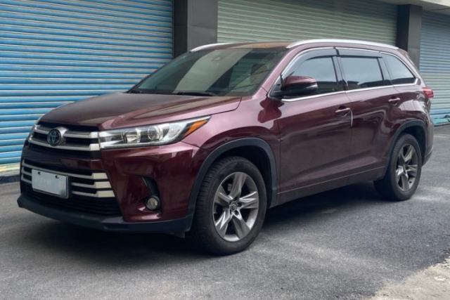 Used Toyota Highlander 2018 2.0T Four-Wheel Drive Luxury Edition 7 Seats China V Emission Standard
