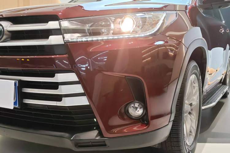 Used Toyota Highlander 2018 2.0T Two-Wheel-Drive Luxury Edition 7 Seats Emission Standard China V Left Front Headlight