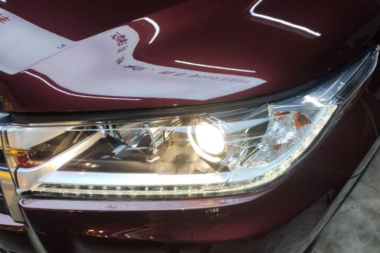 Used Toyota Highlander 2018 2.0T Four-Wheel Drive Prestige Version 7 Seats China VI Standard Left Front Headlight