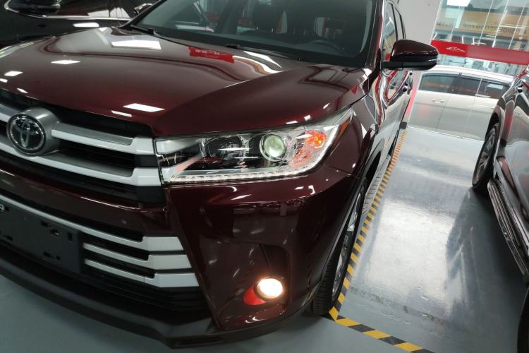 Used Toyota Highlander 2018 2.0T Four-Wheel Drive Luxury Edition 7 Seats China V Emission Standard Left Front Headlight