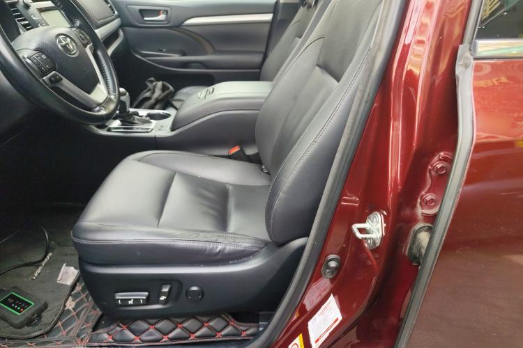 Used Toyota Highlander 2018 2.0T Four-Wheel Drive Luxury Edition 7 Seats China V Emission Standard Left Front Seat