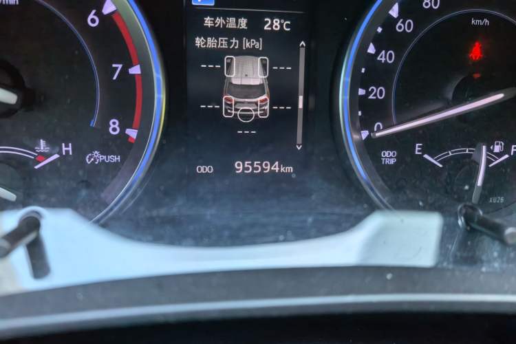 Used Toyota Highlander 2018 2.0T Four-Wheel Drive Luxury Edition 7 Seats China V Emission Standard Odometer Close Up
