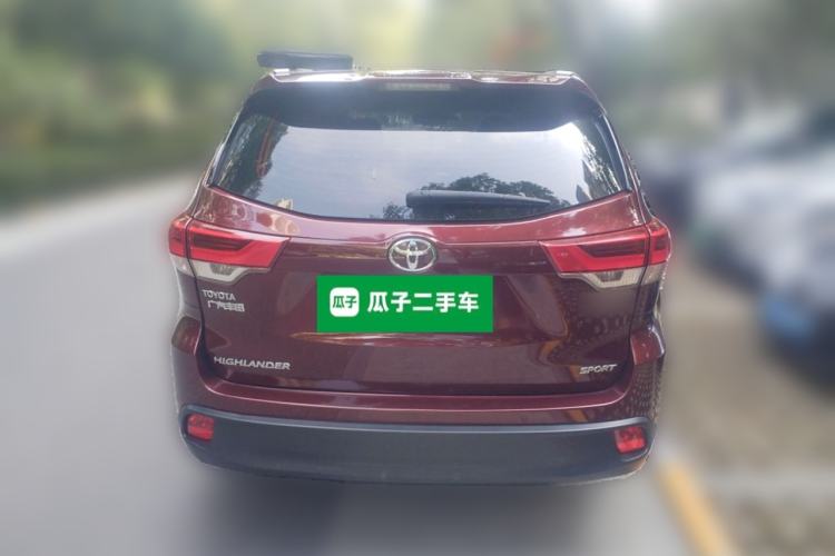 Used Toyota Highlander 2018 2.0T Two-Wheel-Drive Luxury Edition 7 Seats Emission Standard China V Rear