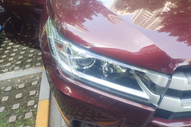 Used Toyota Highlander 2018 2.0T Two-Wheel-Drive Luxury Edition 7 Seats Emission Standard China V Right Front Headlight