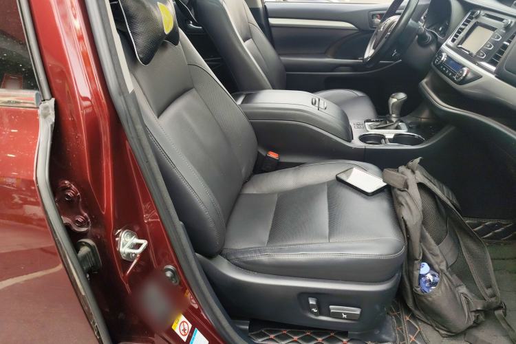 Used Toyota Highlander 2018 2.0T Four-Wheel Drive Luxury Edition 7 Seats China V Emission Standard Right Front Seat