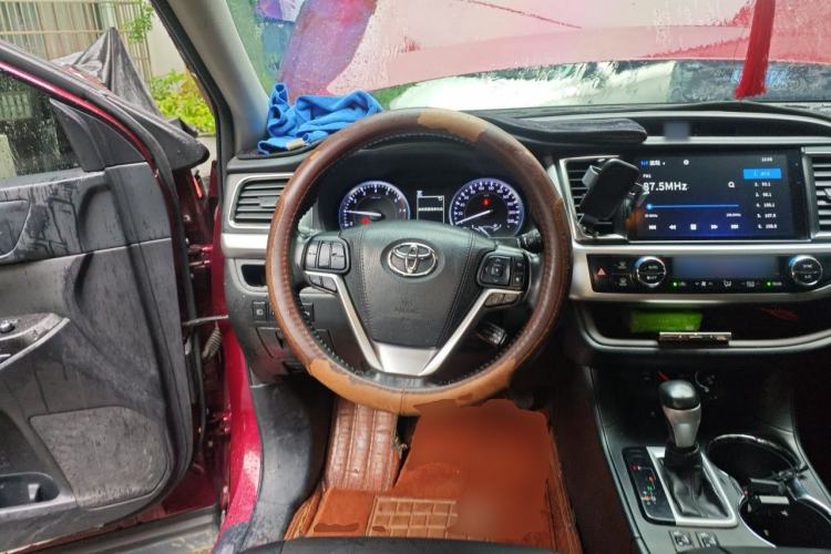 Used Toyota Highlander 2018 2.0T Four-Wheel Drive Prestige Version 7 Seats China V Emission Standard Steering Wheel