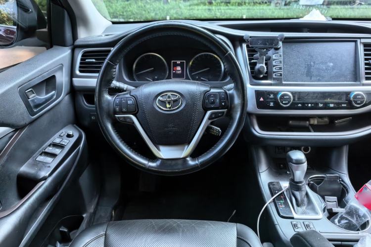 Used Toyota Highlander 2018 2.0T Four-Wheel Drive Luxury Edition 7 Seats China V Emission Standard Steering Wheel