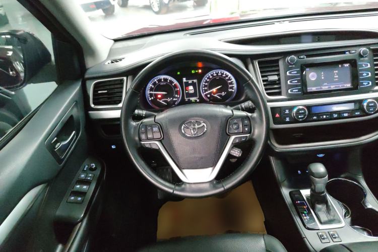 Used Toyota Highlander 2018 2.0T Four-Wheel Drive Luxury Edition 7 Seats China V Emission Standard Steering Wheel