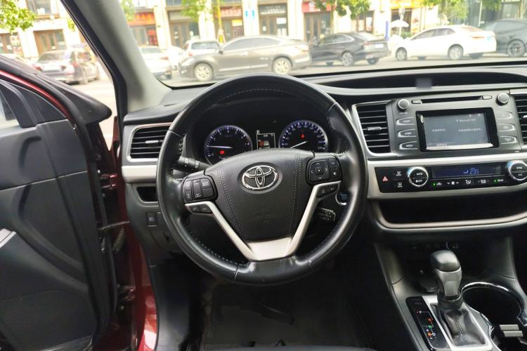 Used Toyota Highlander 2018 2.0T Four-Wheel Drive Luxury Edition 7 Seats China V Emission Standard Steering Wheel