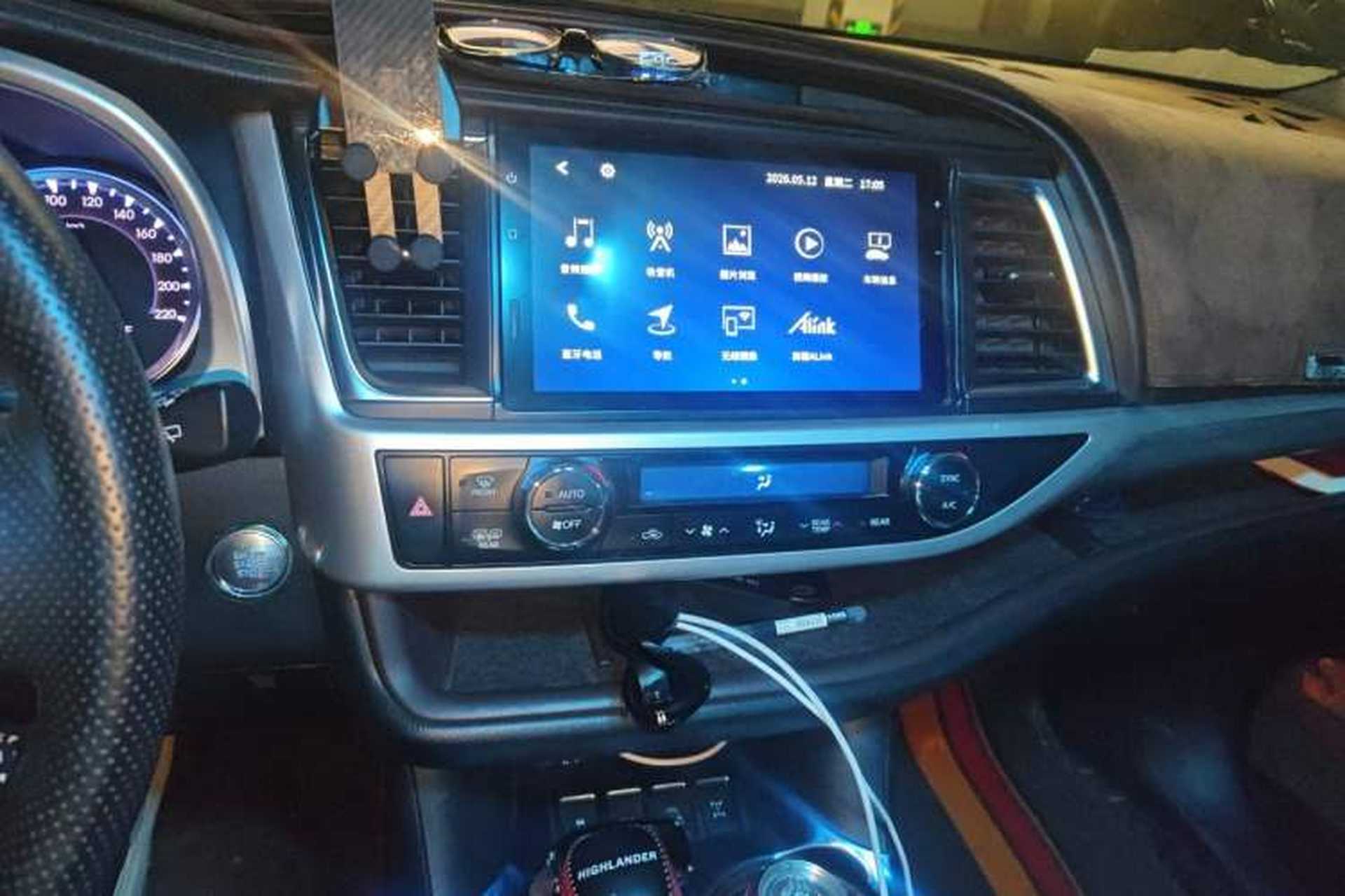 Used Toyota Highlander 2018 2.0T Four-Wheel Drive Ultimate Edition 7-Seater Emission Standard China V Audio And AC Panel