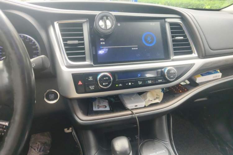 Used Toyota Highlander 2018 2.0T Four-Wheel Drive Supreme Edition 7-Seater China VI Audio And AC Panel