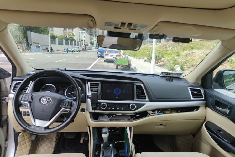 Used Toyota Highlander 2018 2.0T Four-Wheel Drive Prestige Version 7 Seats China VI Standard Center Console