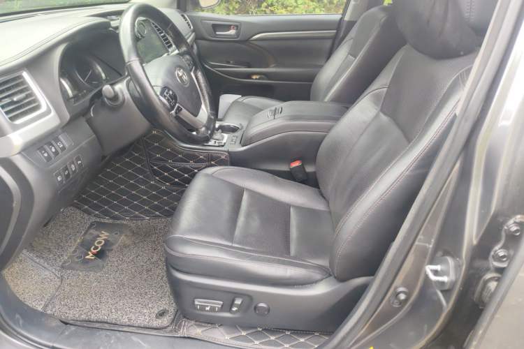 Used Toyota Highlander 2018 2.0T Four-Wheel Drive Supreme Edition 7-Seater China VI Driver Seat