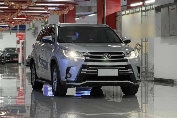 Used Toyota Highlander 2018 2.0T Two-Wheel Drive Elite Edition 5 Seats Emission Standard China V Exterior 2