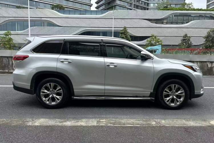 Used Toyota Highlander 2018 2.0T Two-Wheel Drive Elite Version 5 Seats China VI Standard Exterior 8