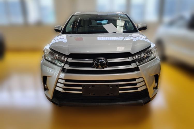 Used Toyota Highlander 2018 2.0T Two-Wheel-Drive Luxury Edition 7 Seats Emission Standard China V Front