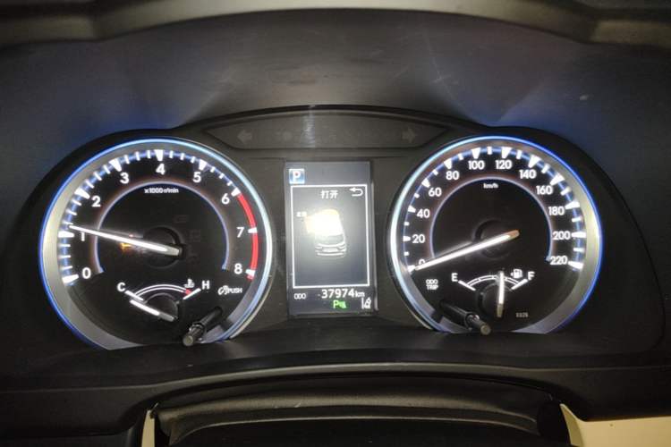 Used Toyota Highlander 2018 2.0T Four-Wheel Drive Luxury Version 7 Seats China VI Standard Instrument Cluster