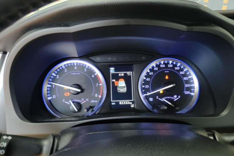 Used Toyota Highlander 2018 2.0T Two-Wheel-Drive Luxury Edition 7 Seats Emission Standard China V Instrument Cluster